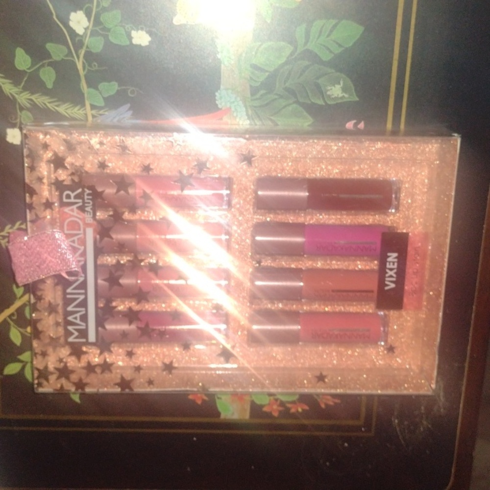 Mannakadar  Beauty 8 piece Lip stain